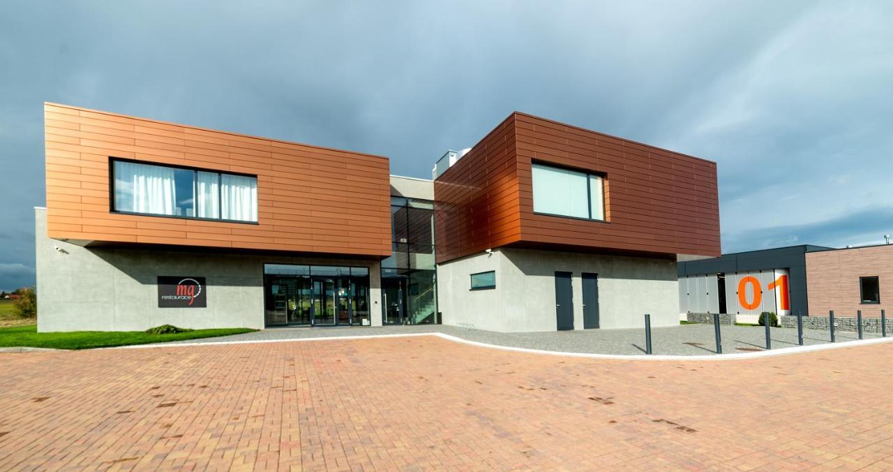 Mg Restaurace/Luxury Apartments Mladá Boleslav Esterno foto